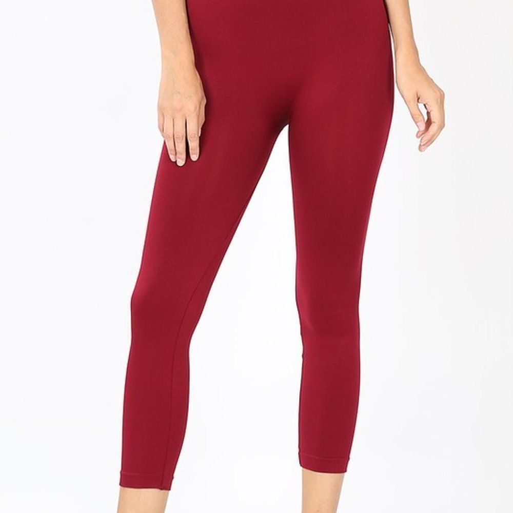 Plus Size Cabernet Seamless Capri Leggings | Stretchy & Comfortable